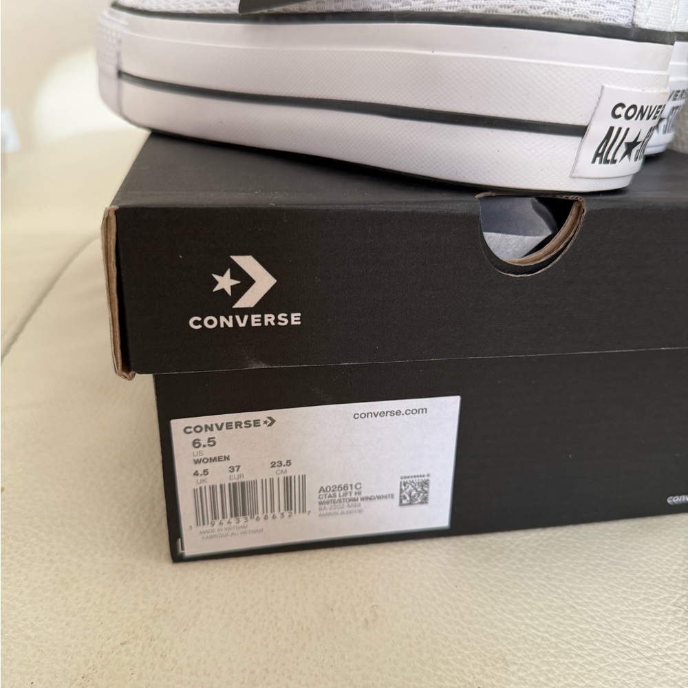 Converse Women's White Floral High-Tops size 6.5 - Picture 4 of 5